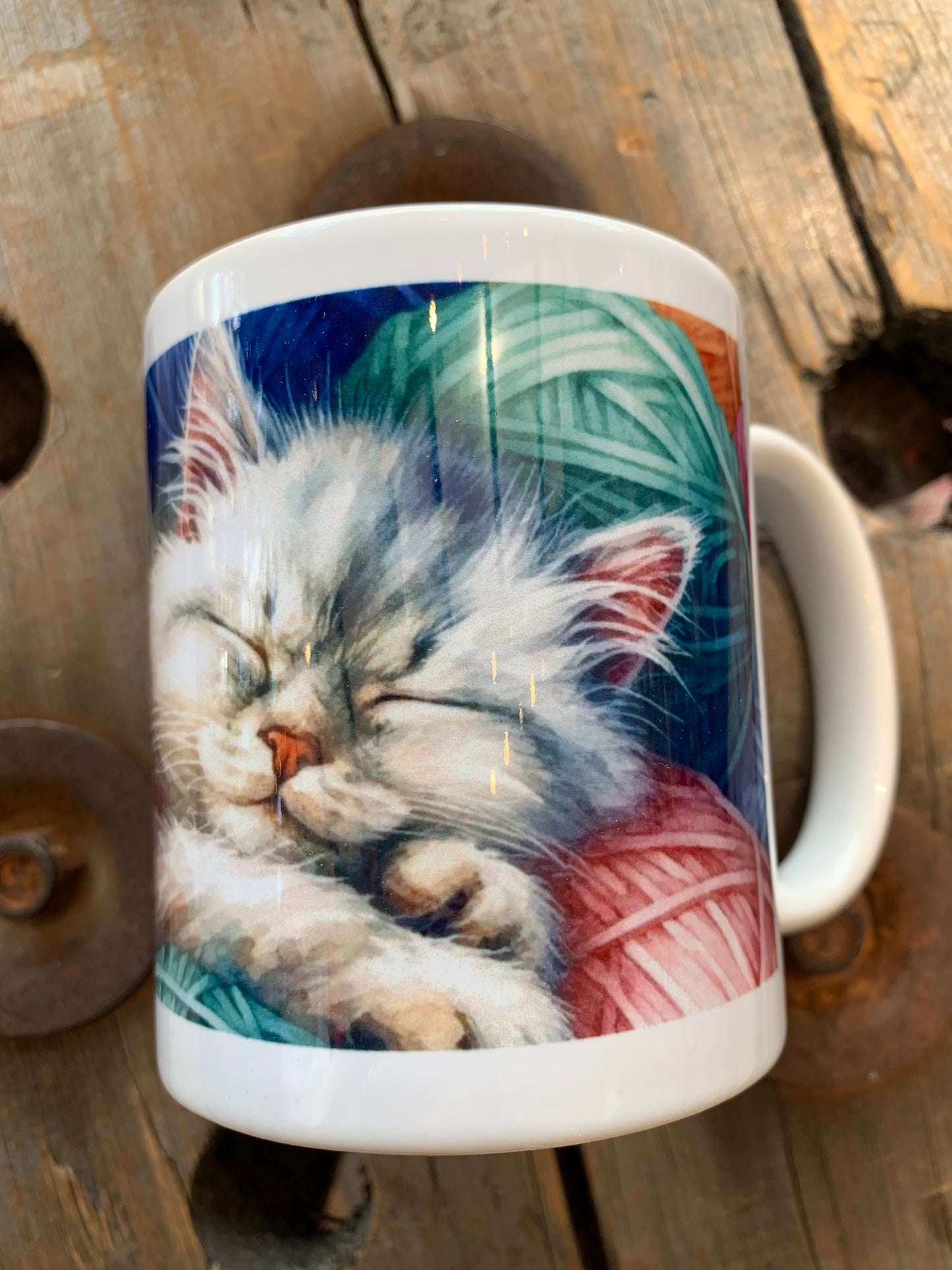 Tasse Chat blottit dans la laine