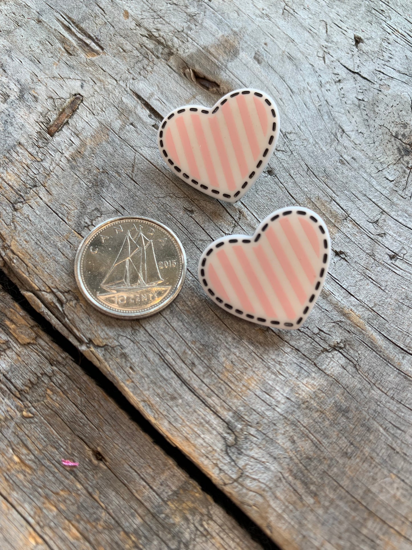 Bouton coeur rose 2cm / Pink heart button 0,8''