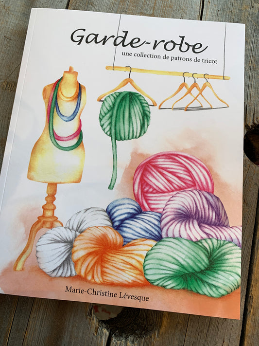Livre ' Garde-robe ' par Marie-Christine Lévesque