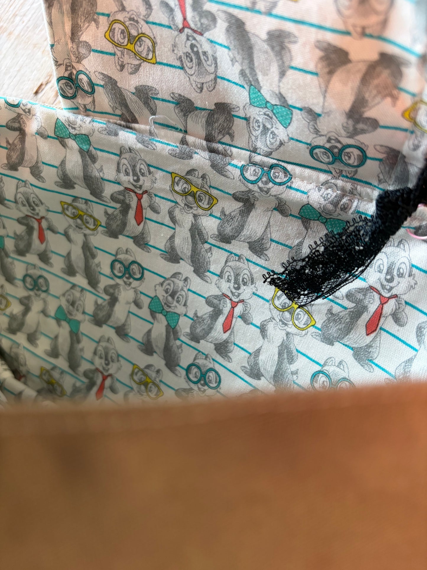 Sac à projet par Simone Gagné - #4 - Chut je tricote intérieur Écureuil