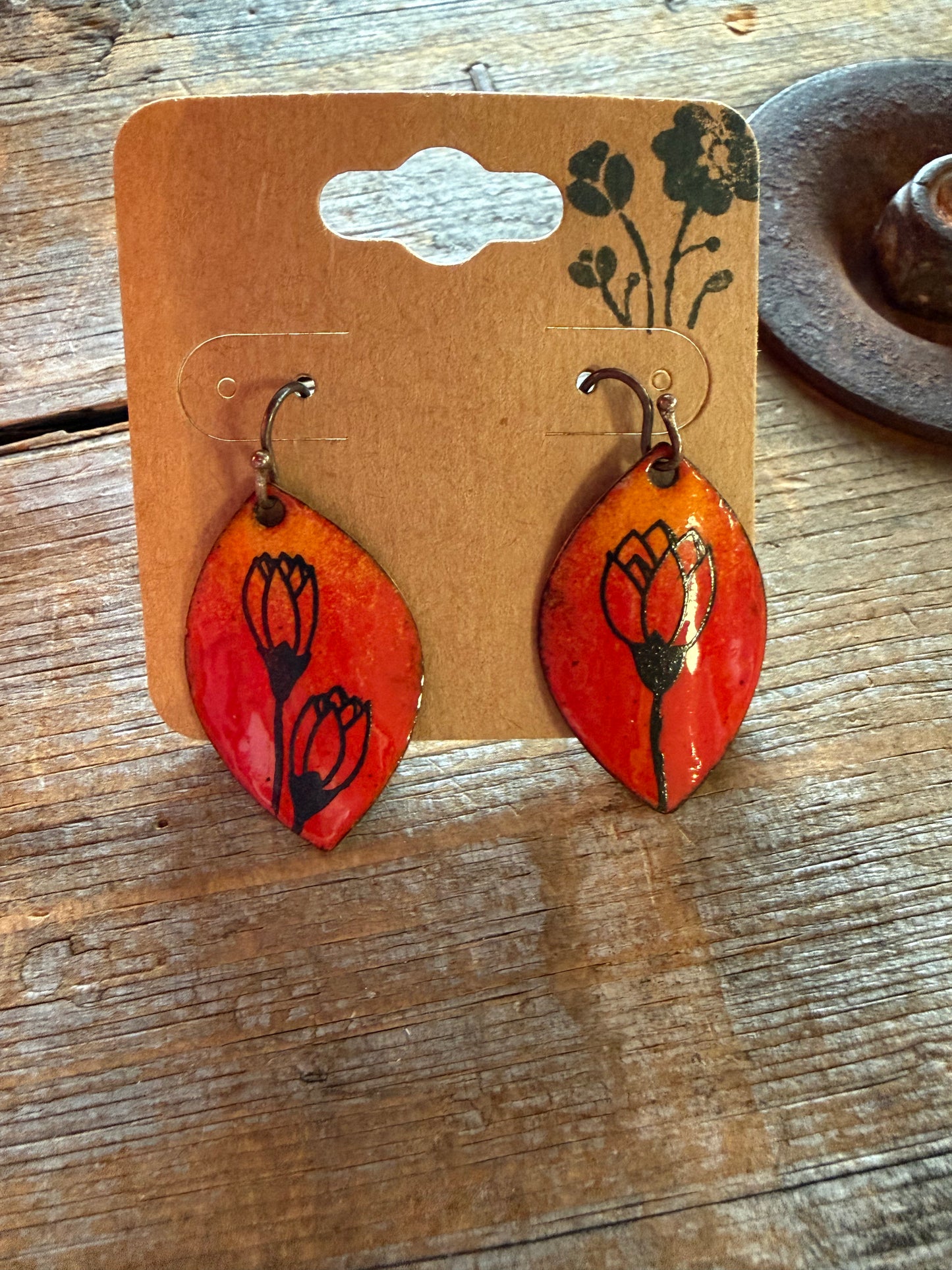 Boucles d’oreilles en émail sur cuivre par Nathalie Ampleman