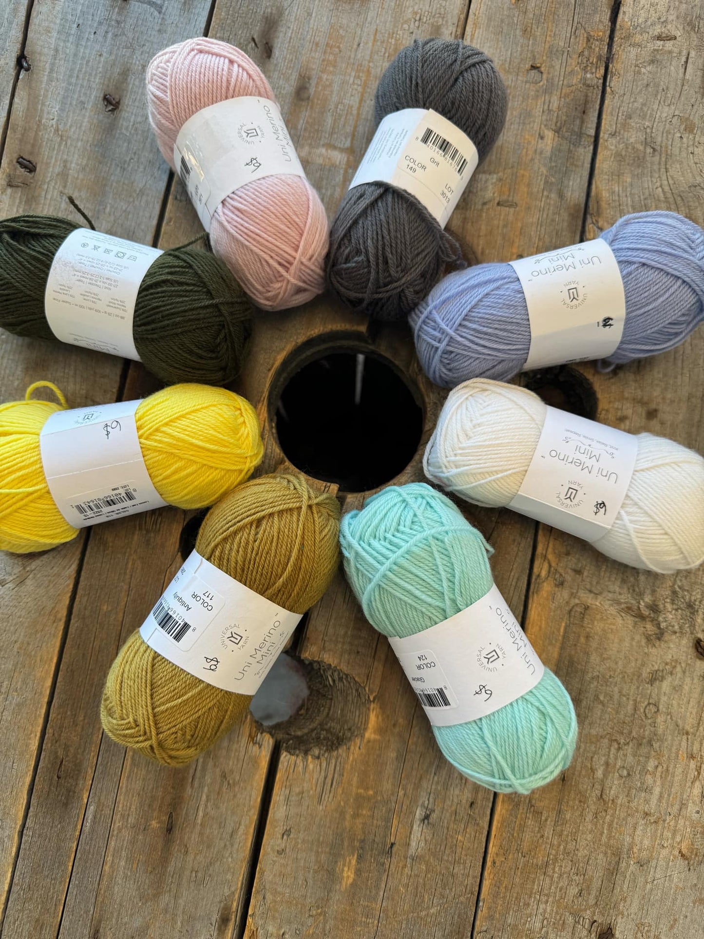 LIQUIDATION - Uni merino mini - Universal Yarn