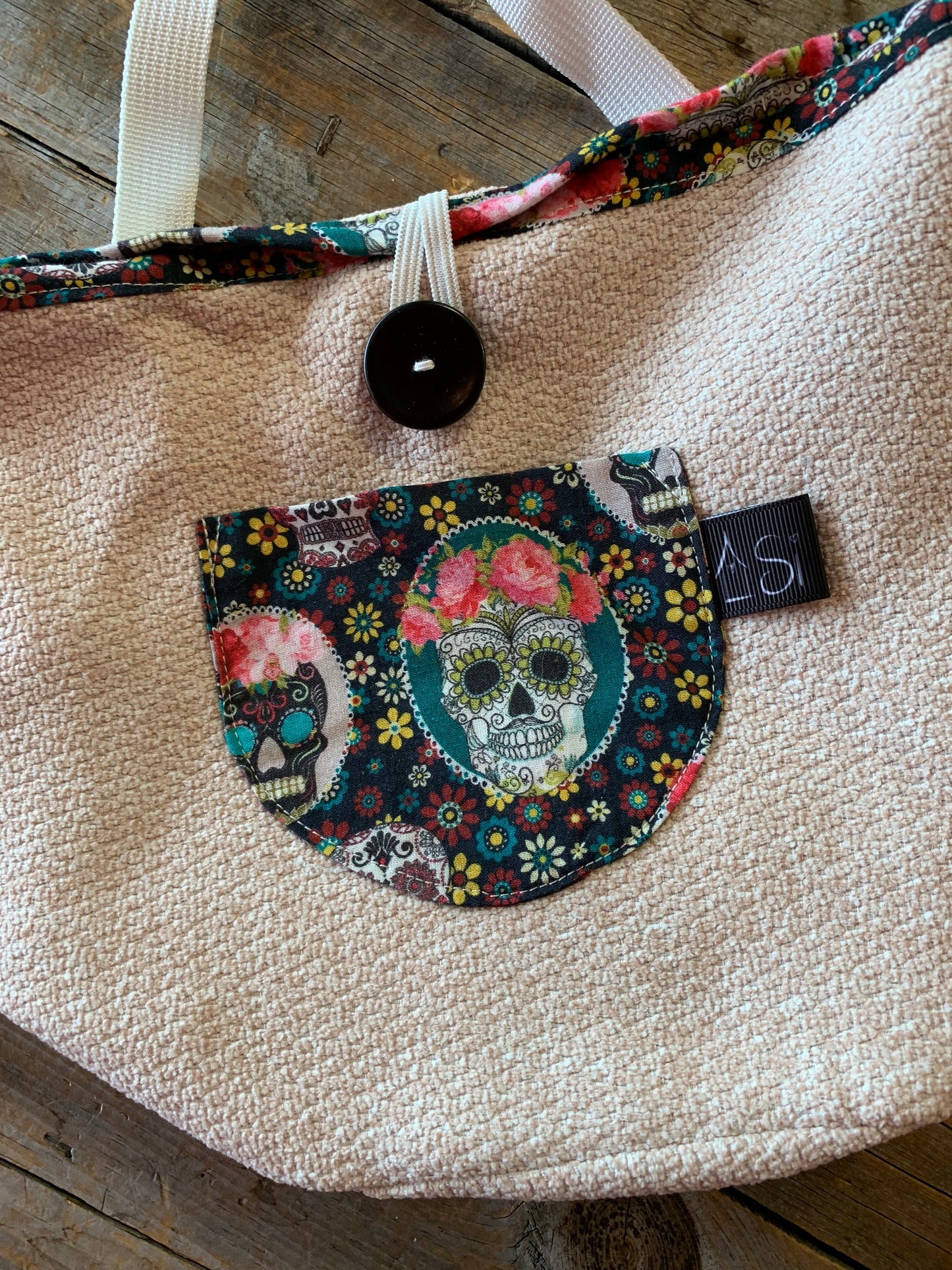 Sac à projet par Simone Gagné - Crânes & fleurs