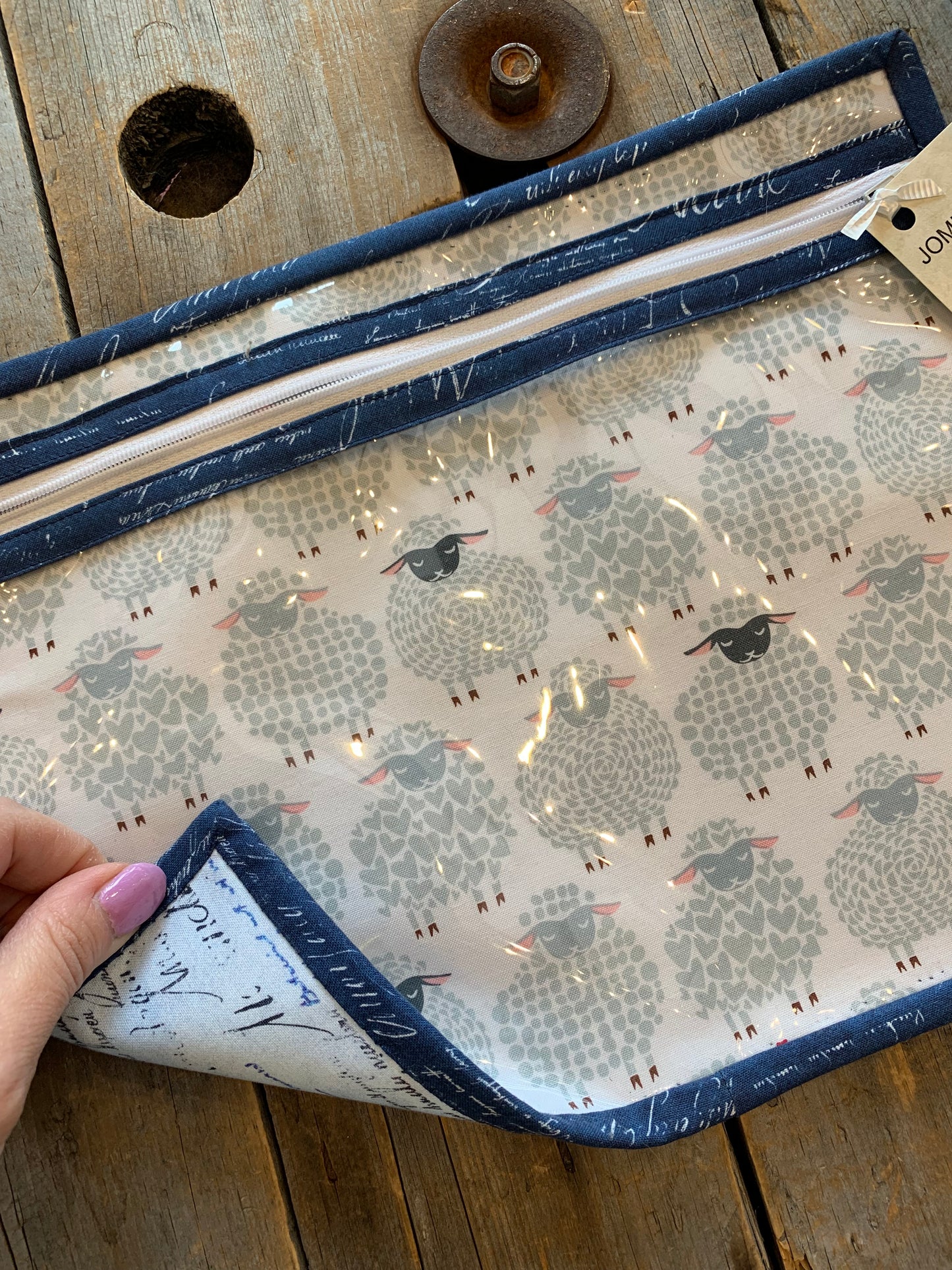 LIQUIDATION - Pochette transparente pour accessoires par JOMI design