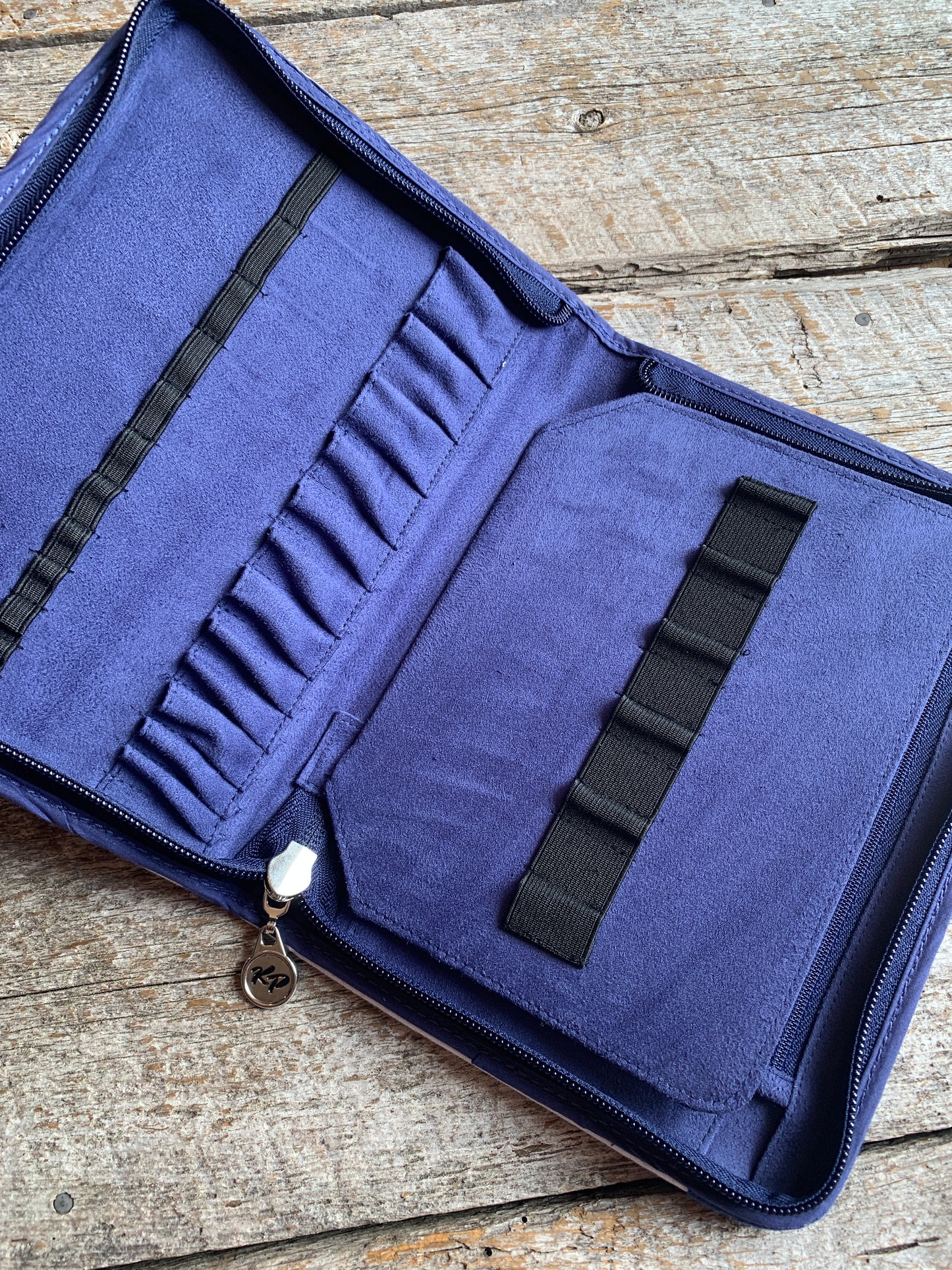 Étui pour aiguilles circulaires interchangeables / Interchangeable Needle Case