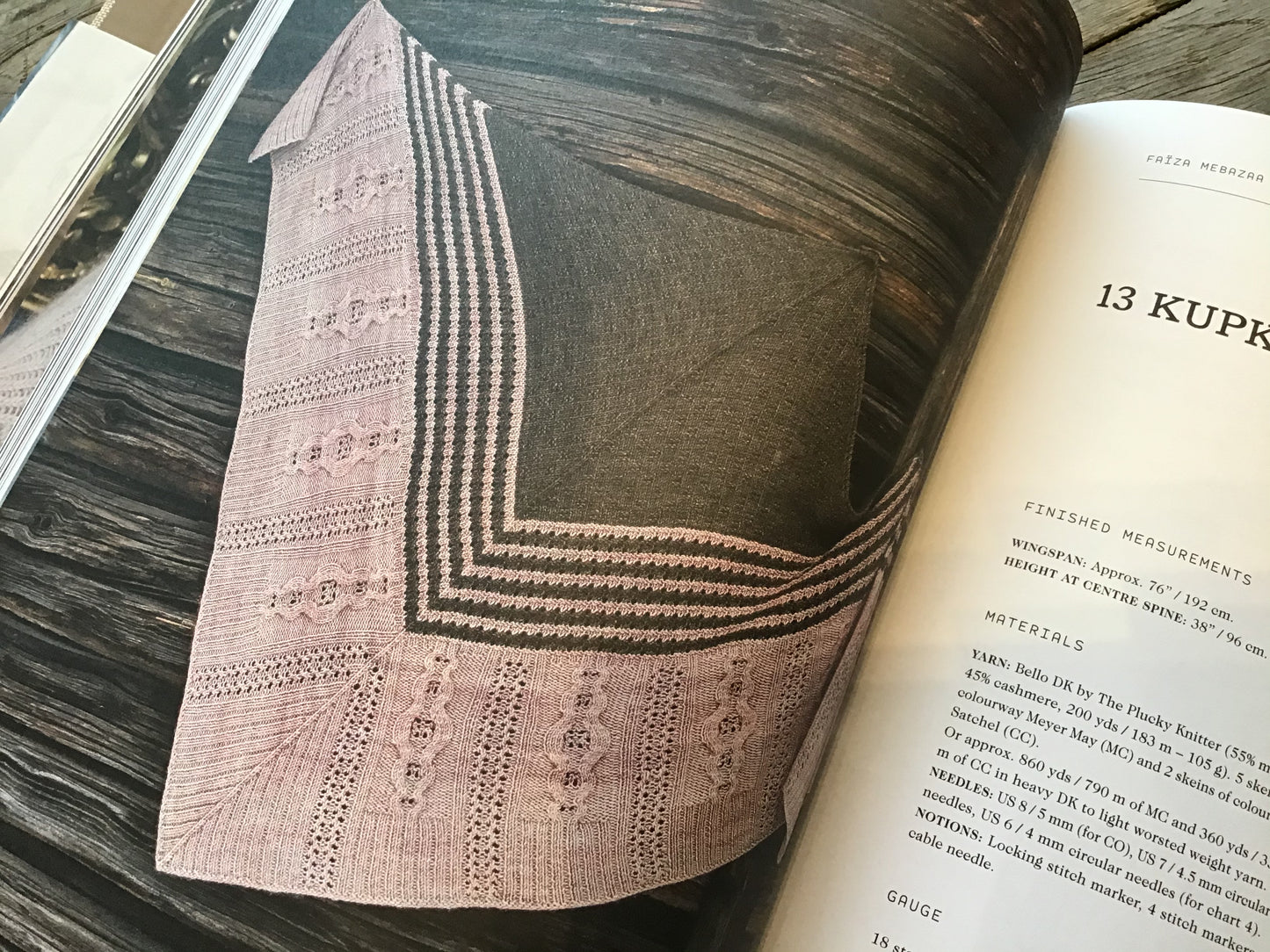 Livre (en anglais) 52 Weeks of Shawls