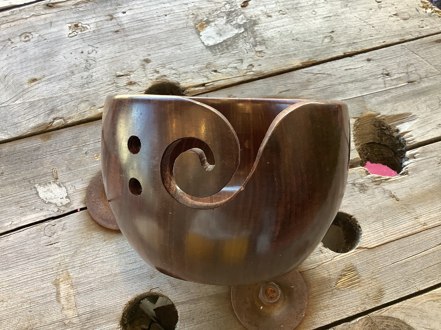 Bols à laine en bois / Wood yarn bowl
