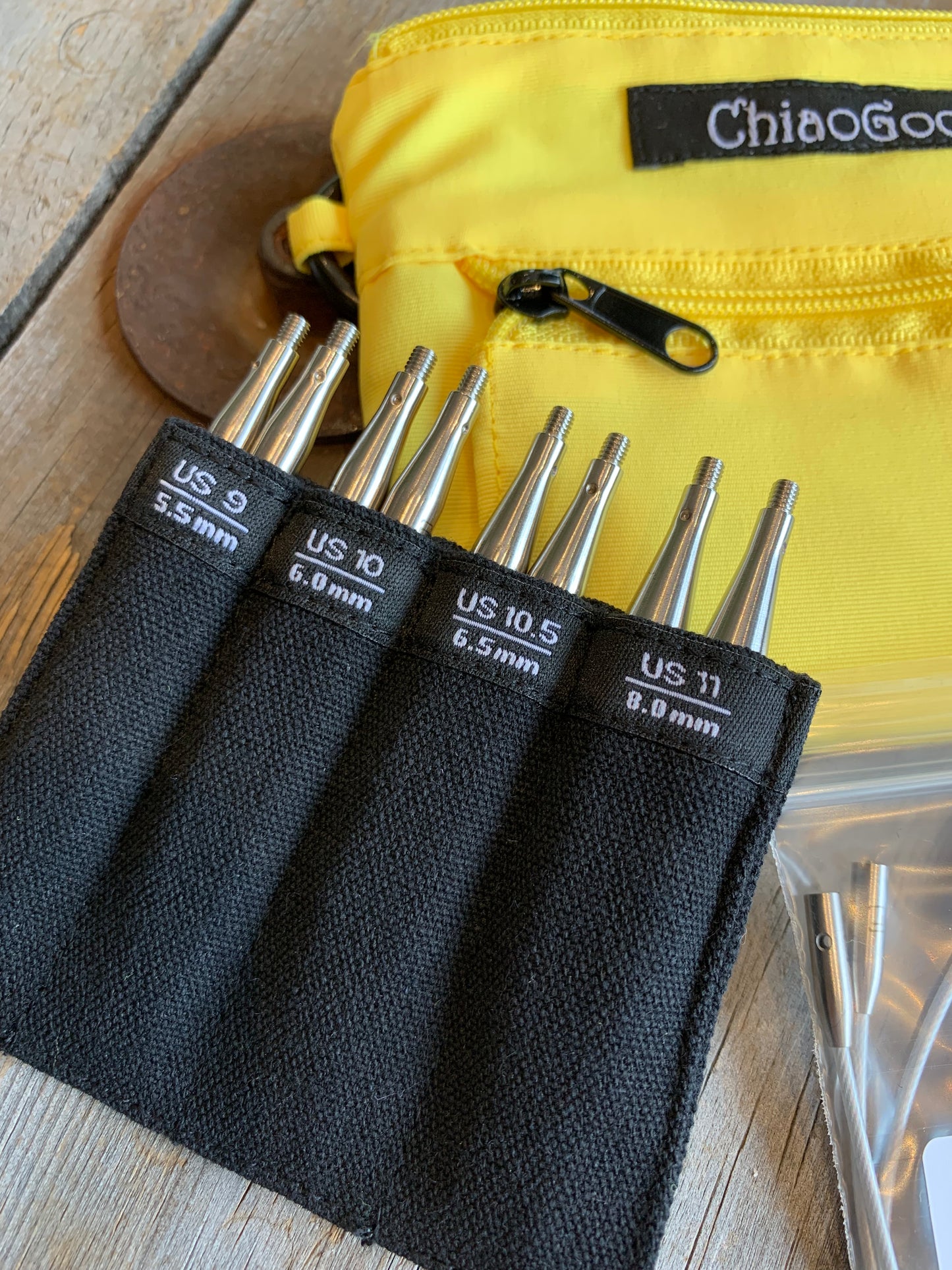 ChiaoGoo Twist Shorties 5.5 à 8mm / Ensemble d'aiguilles circulaires interchangeables courtes en Stainless / Stainless interchangeable short circular needle kit