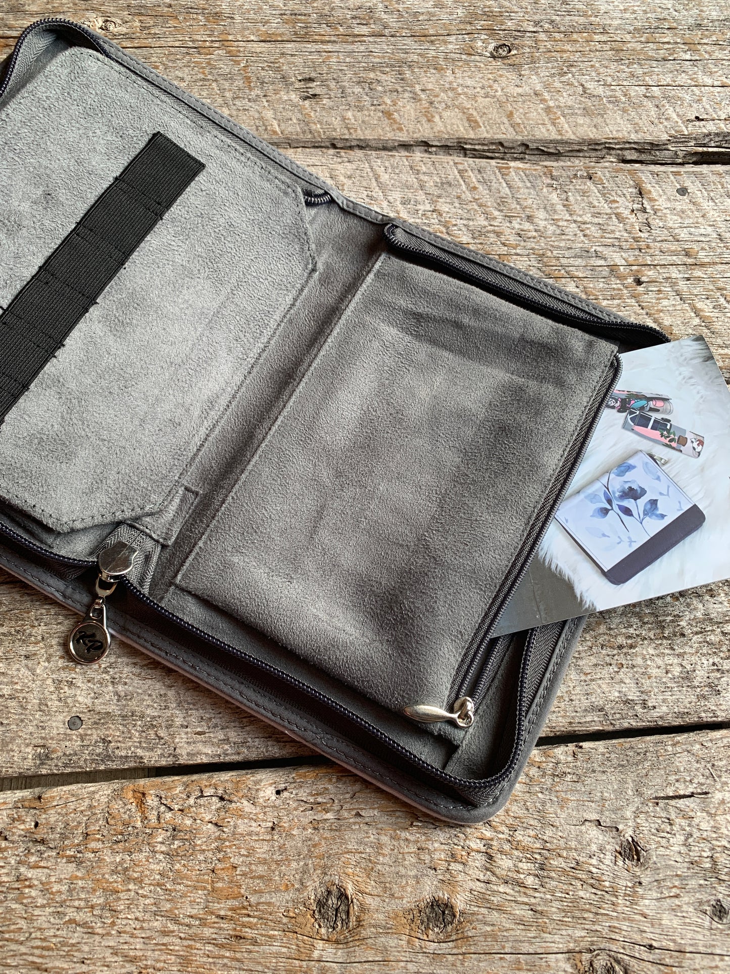 Étui pour aiguilles circulaires interchangeables / Interchangeable Needle Case