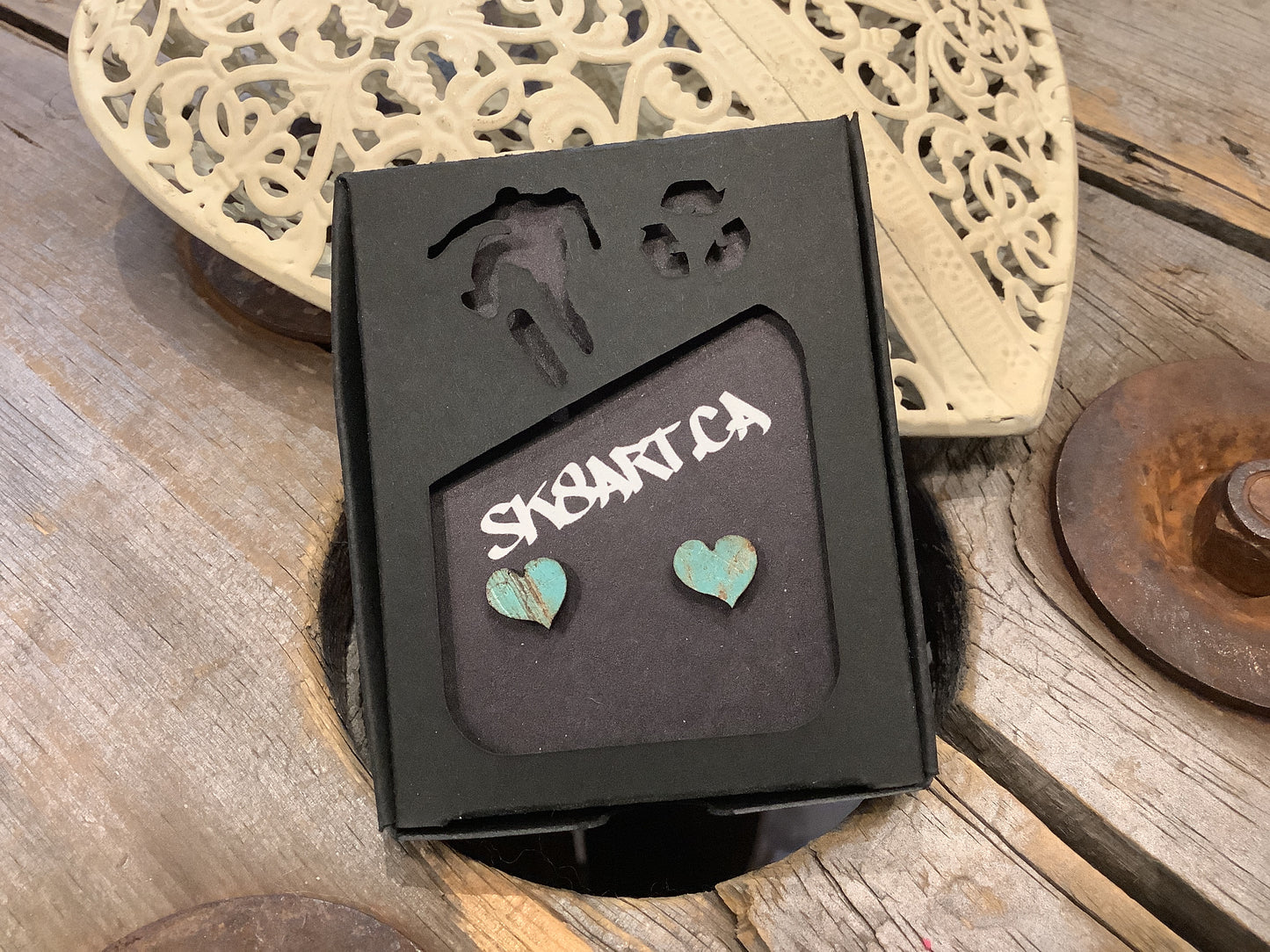 Boucles d’oreilles en planche à roulettes recyclées par PS