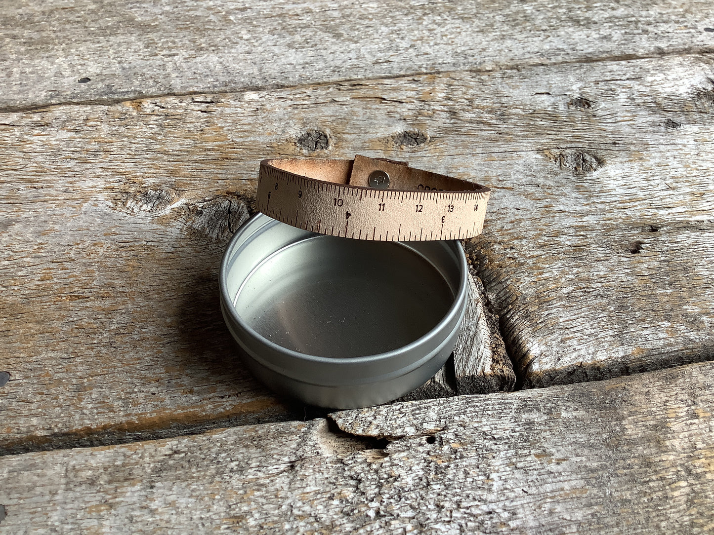 LIQUIDATION - Bracelet règle en cuir / Leather Wrist Ruler