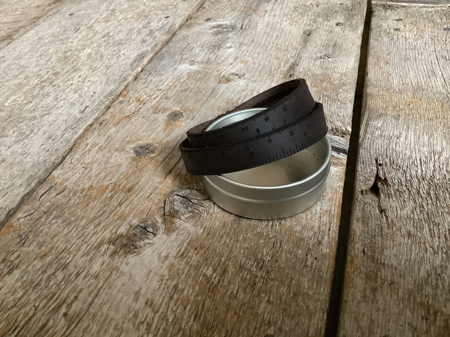 LIQUIDATION - Bracelet règle en cuir / Leather Wrist Ruler