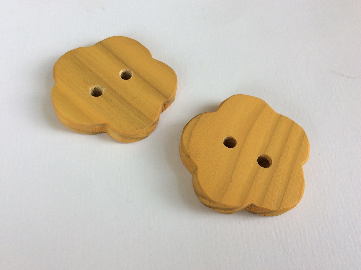 LIQUIDATION - - Boutons de bois faits à la main / hand made Wood Buttons