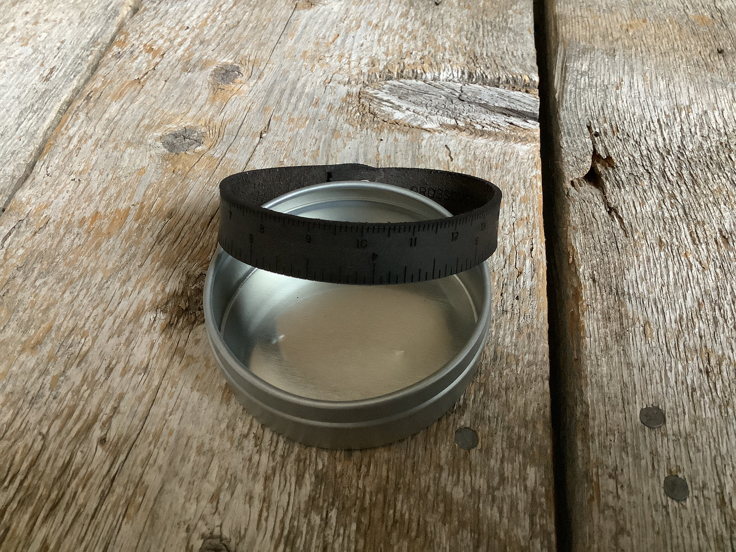 LIQUIDATION - Bracelet règle en cuir / Leather Wrist Ruler
