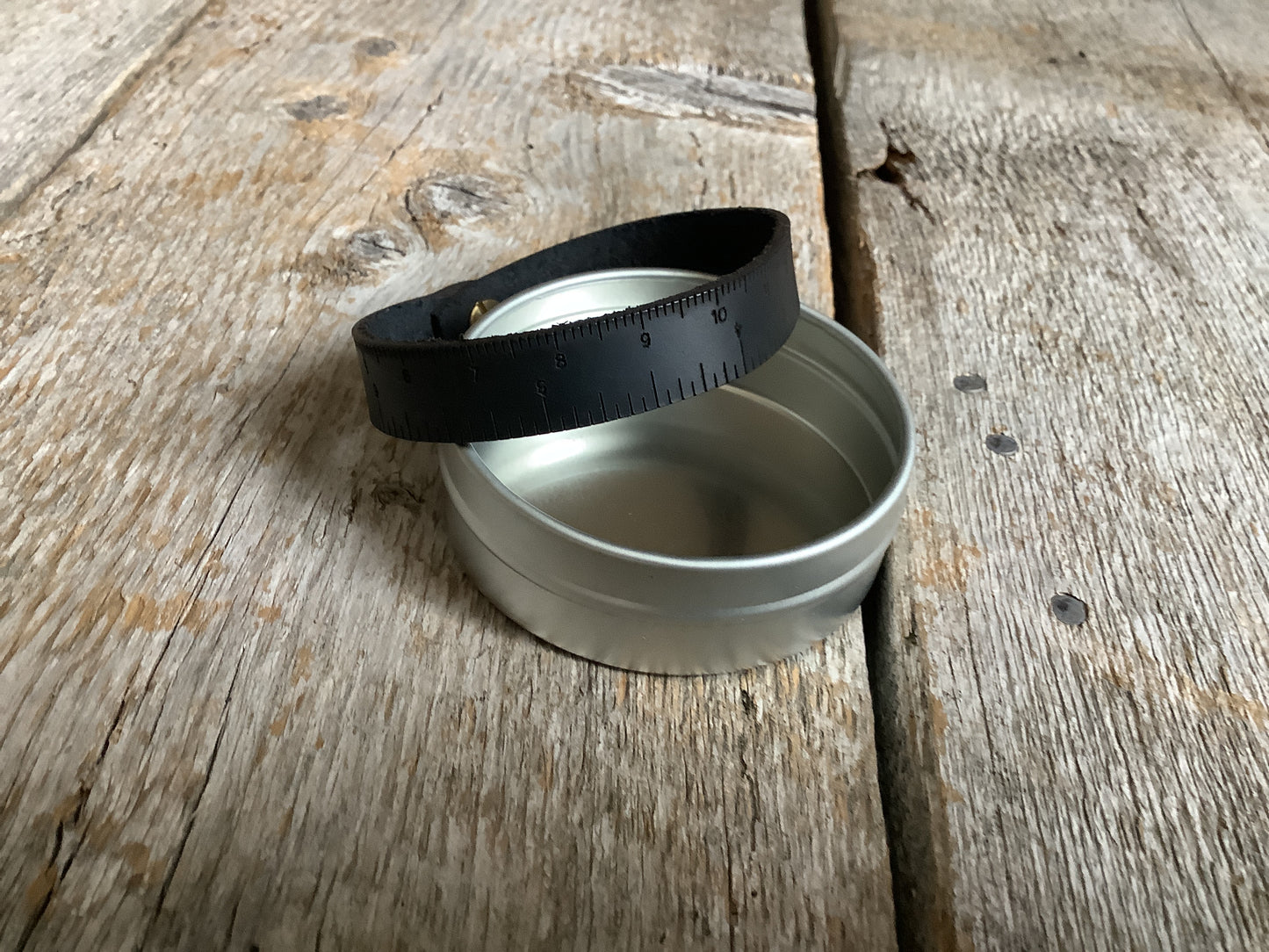 LIQUIDATION - Bracelet règle en cuir / Leather Wrist Ruler