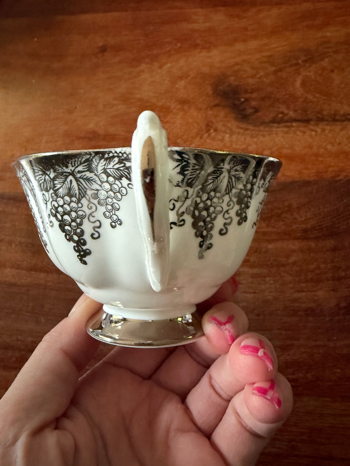 Tasse à thé vintage Royal Albert Silver Grapes, Bone China England, raisins argentés, tasse seule sans soucoupe