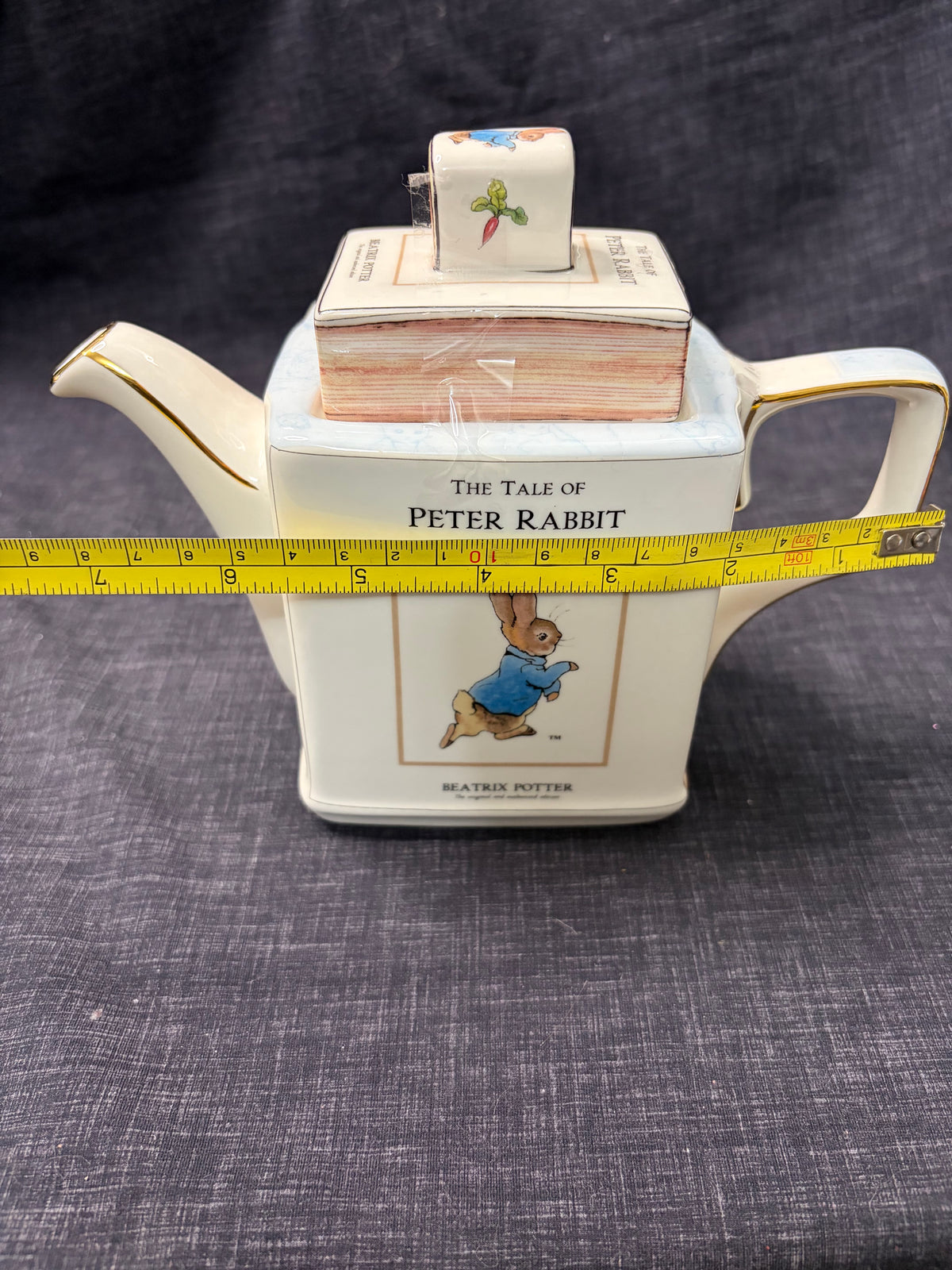 Théière vintage Peter Rabbit Beatrix Potter – James Sadler 2004 – Théière livre – The Tale of Peter Rabbit – avec dorure