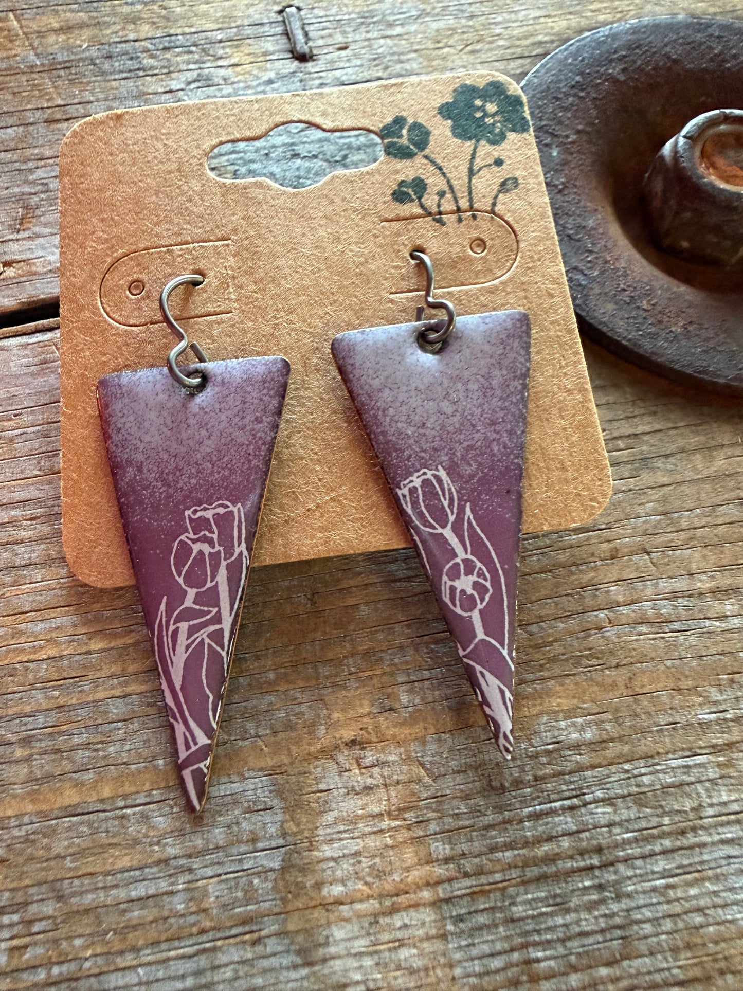 Boucles d’oreilles en émail sur cuivre par Nathalie Ampleman
