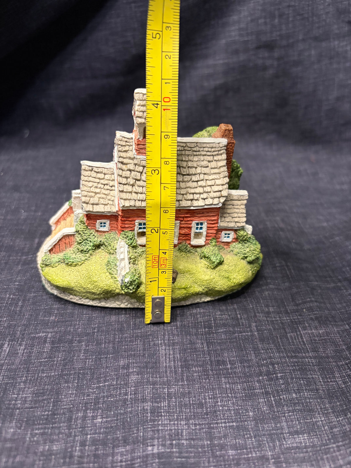 Cherry Hill School - Maison miniature par Maurice Wideman - 1988