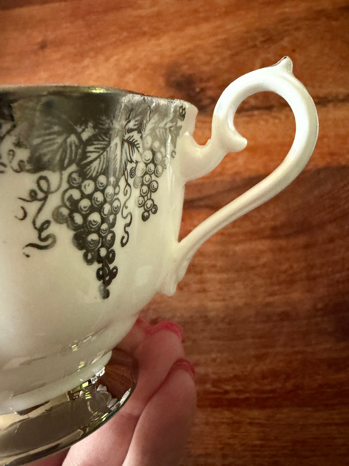 Tasse à thé vintage Royal Albert Silver Grapes, Bone China England, raisins argentés, tasse seule sans soucoupe
