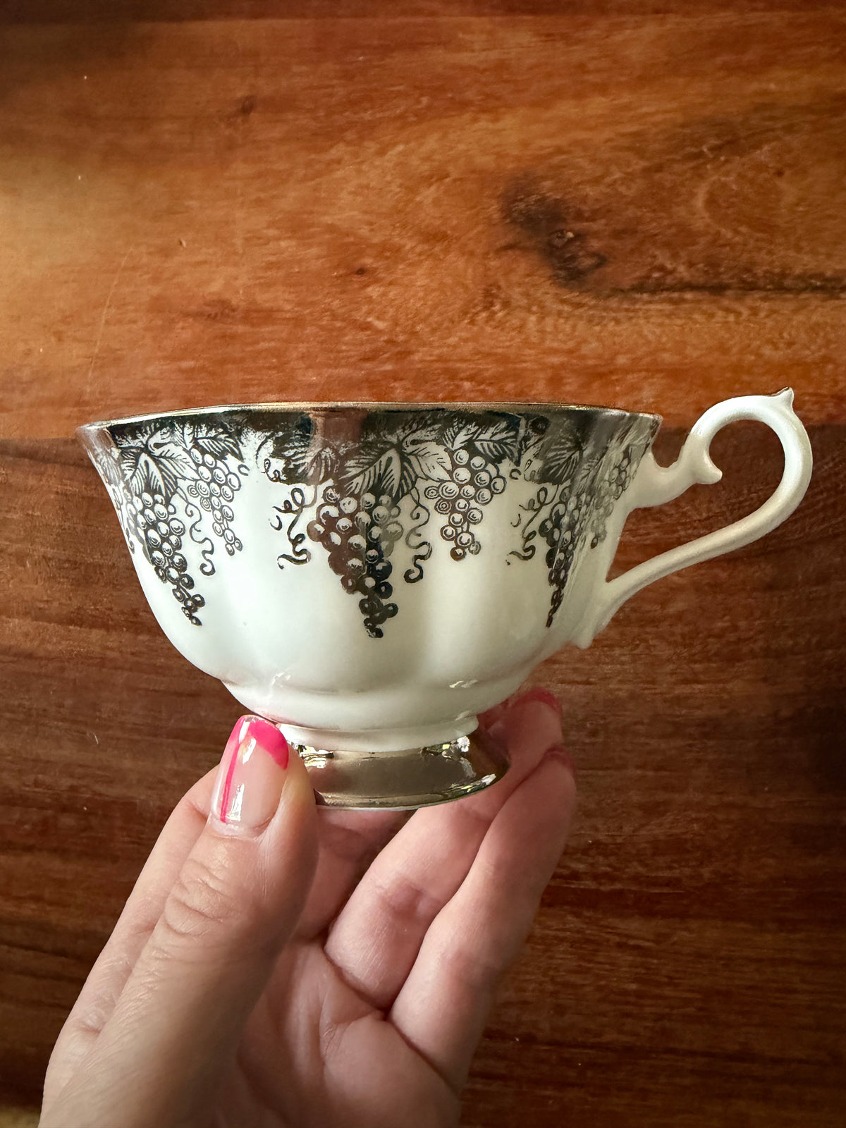 Tasse à thé vintage Royal Albert Silver Grapes, Bone China England, raisins argentés, tasse seule sans soucoupe