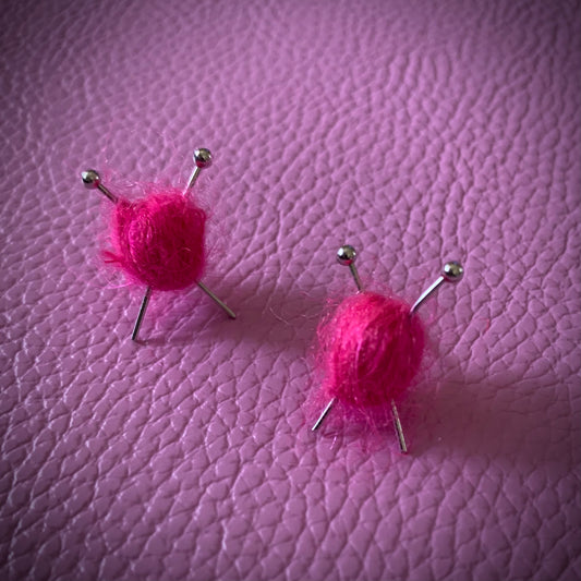 Boucles d’oreilles Balles de laine roses