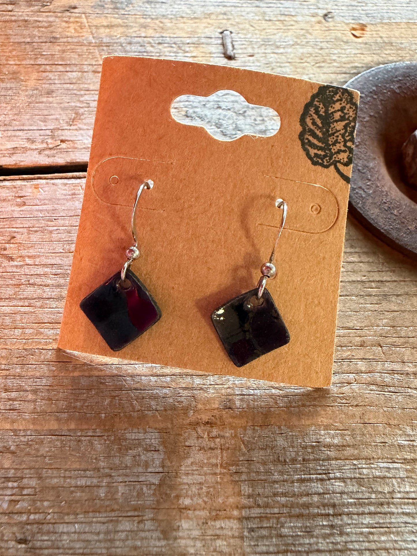 Boucles d’oreilles en émail sur cuivre par Nathalie Ampleman