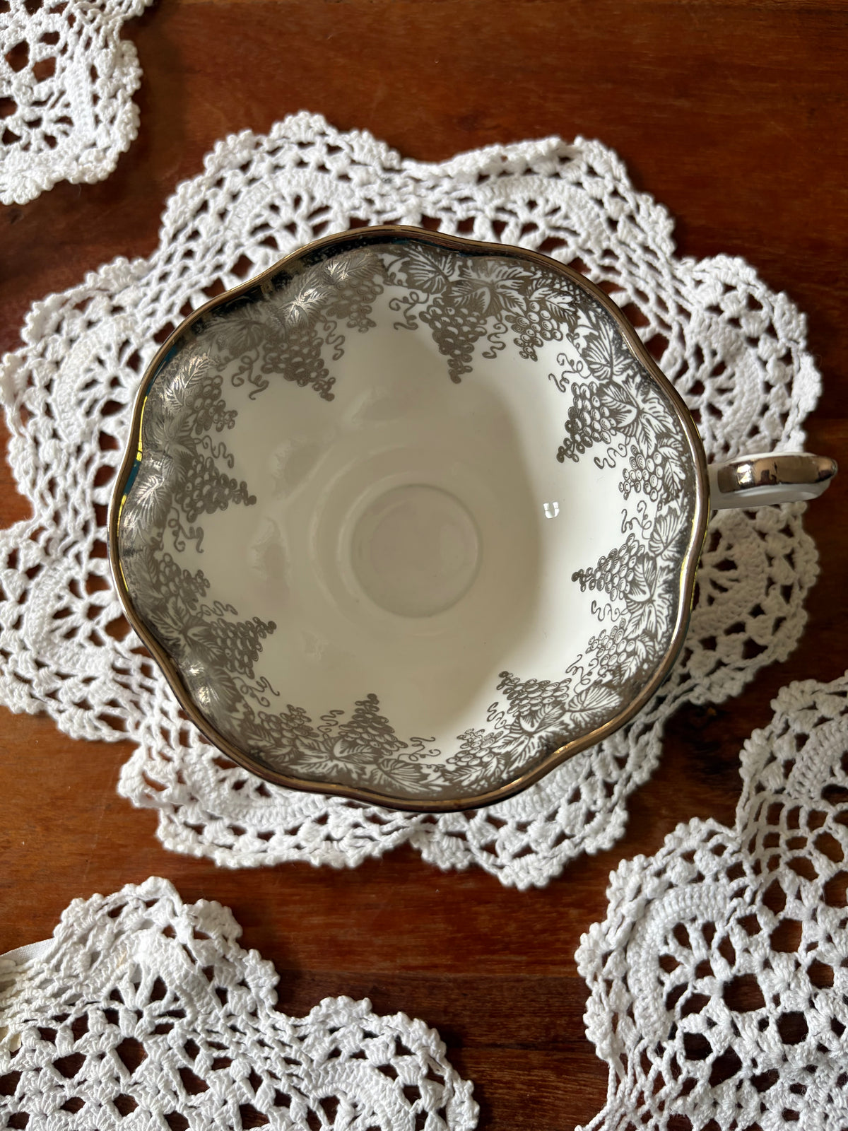 Tasse à thé vintage Royal Albert Silver Grapes, Bone China England, raisins argentés, tasse seule sans soucoupe