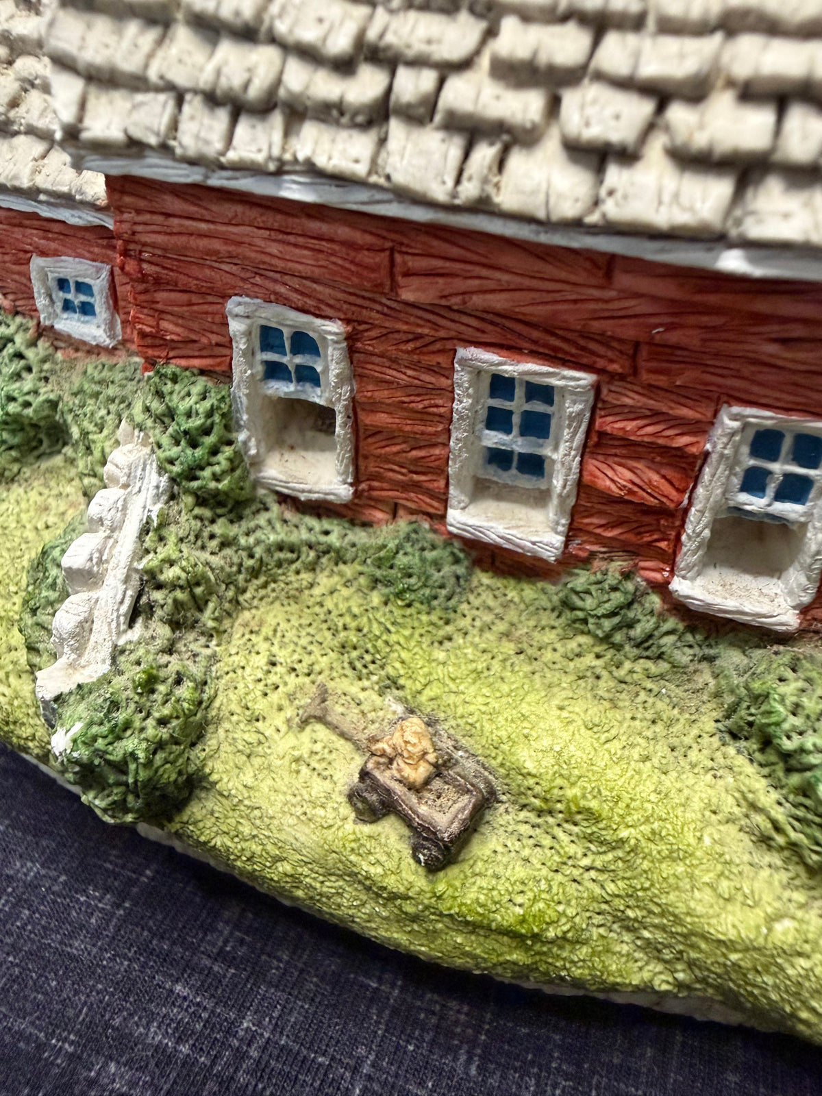 Cherry Hill School - Maison miniature par Maurice Wideman - 1988