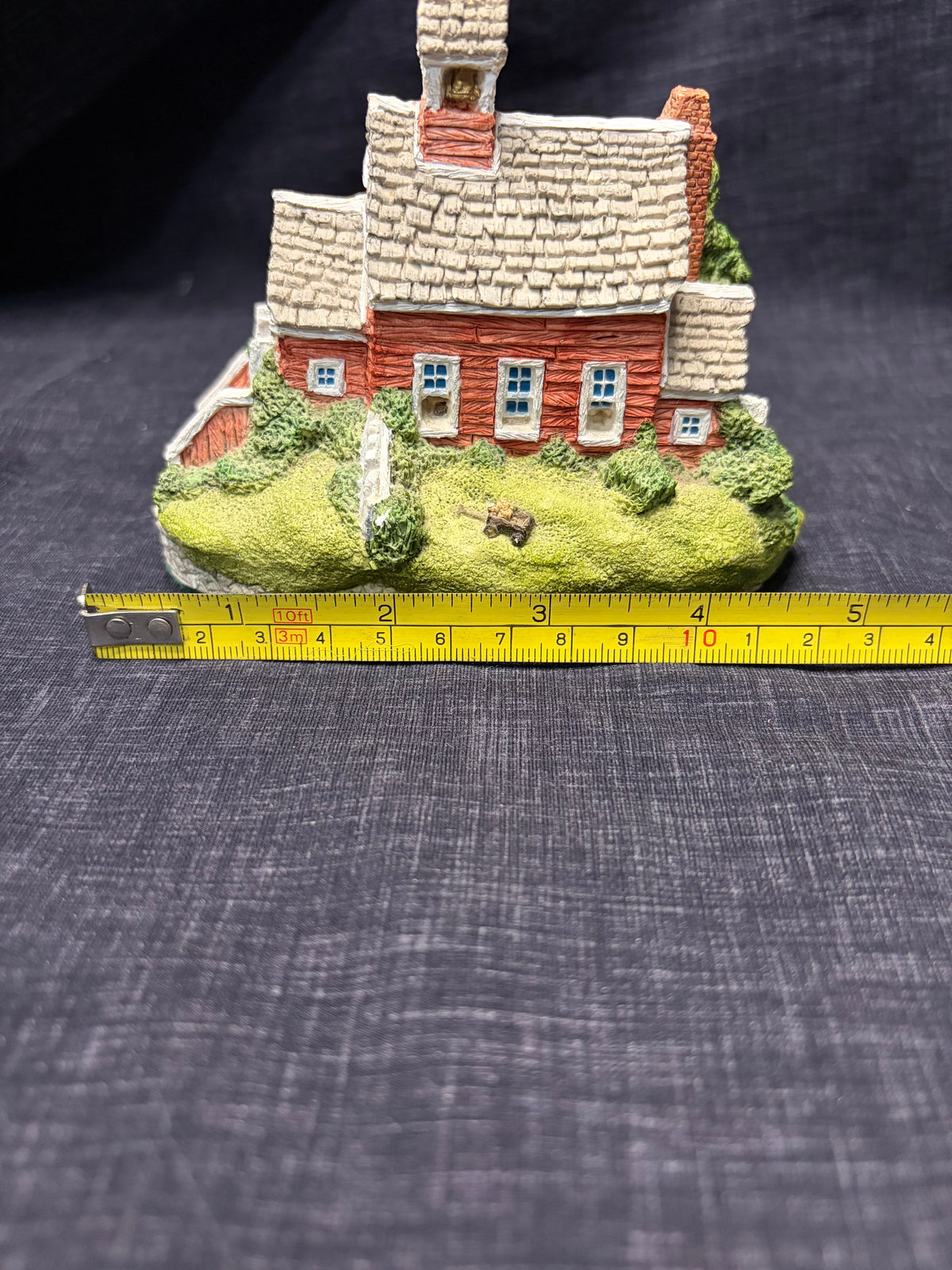 Cherry Hill School - Maison miniature par Maurice Wideman - 1988