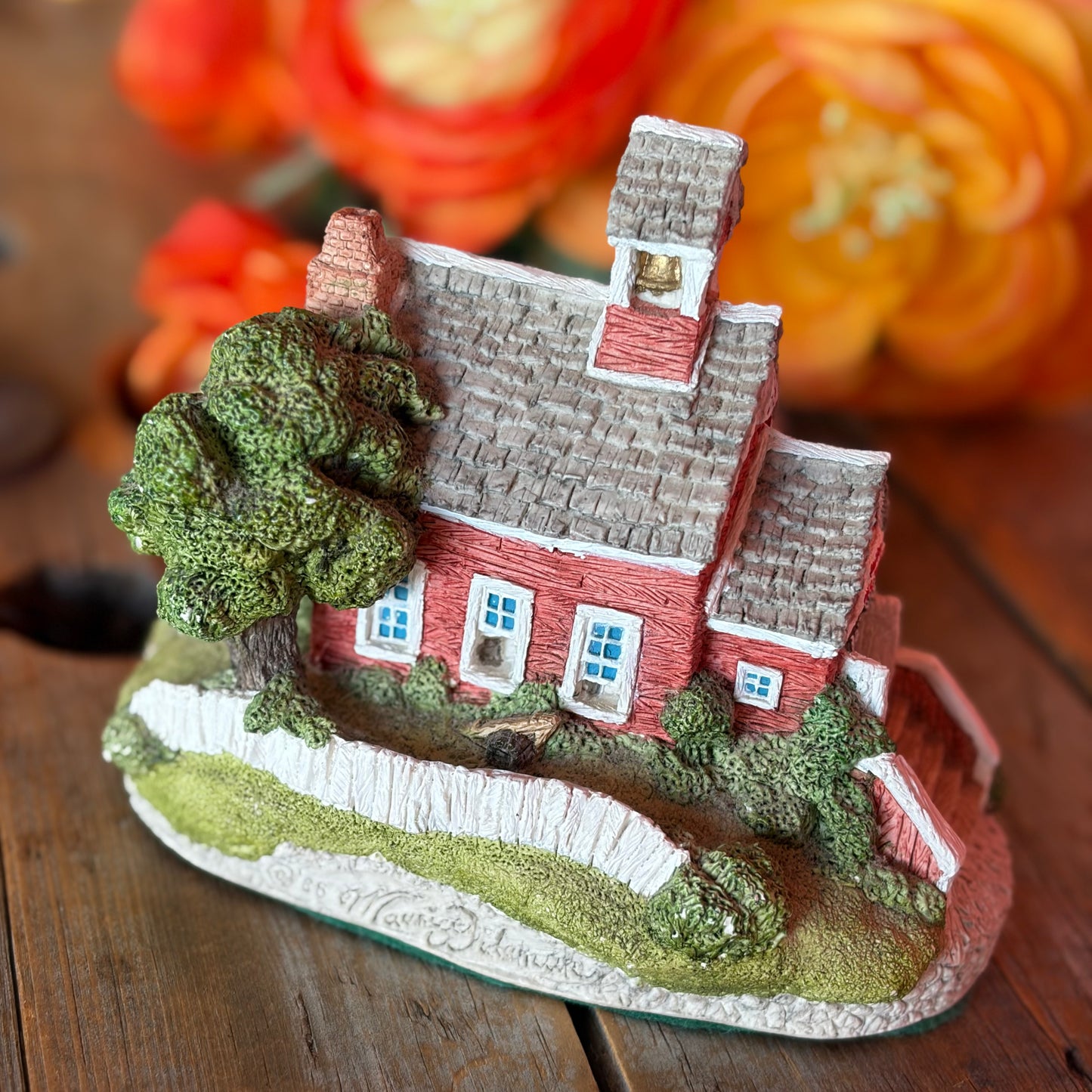 Cherry Hill School - Maison miniature par Maurice Wideman - 1988