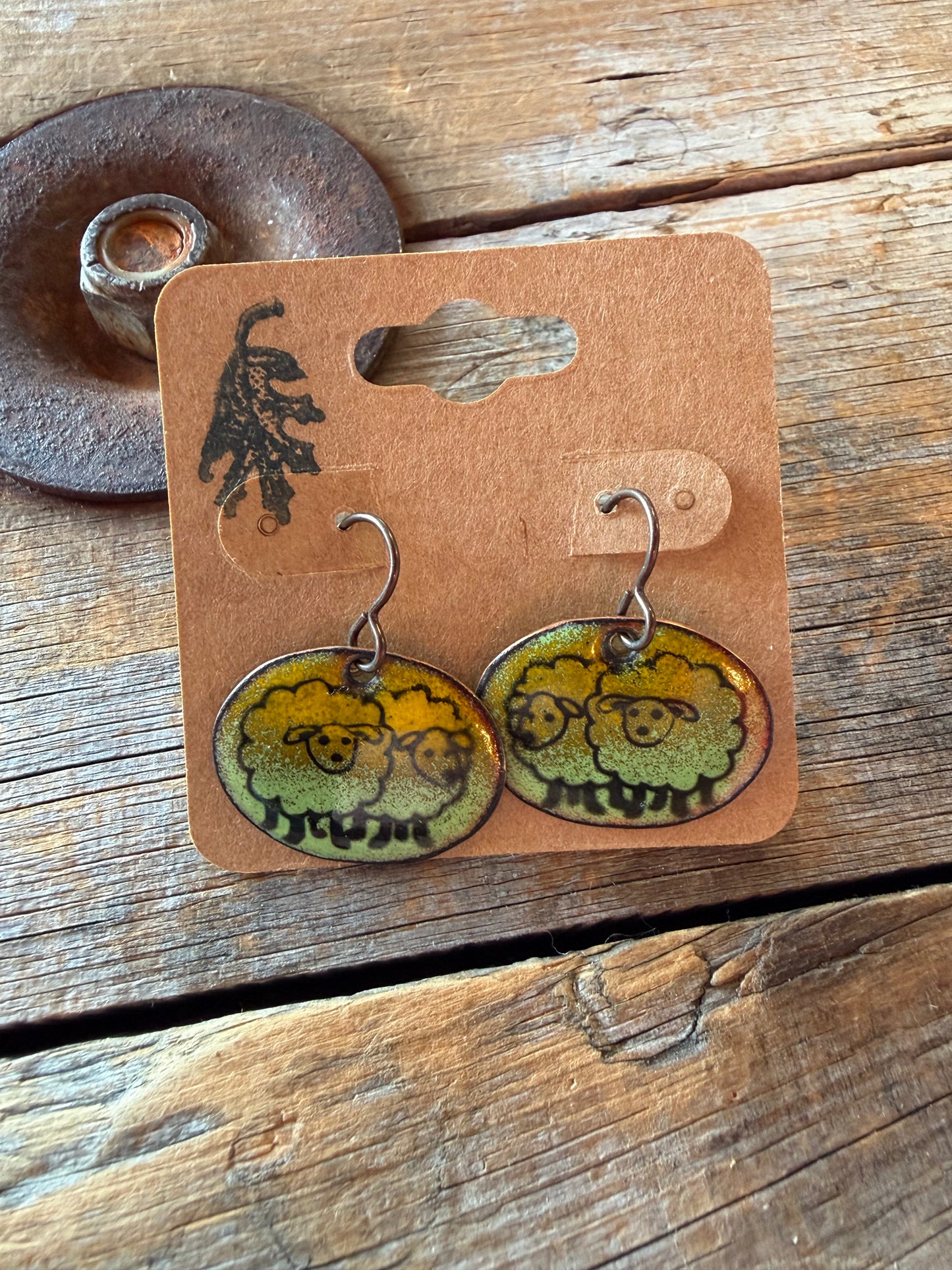 Boucles d’oreilles en émail sur cuivre par Nathalie Ampleman
