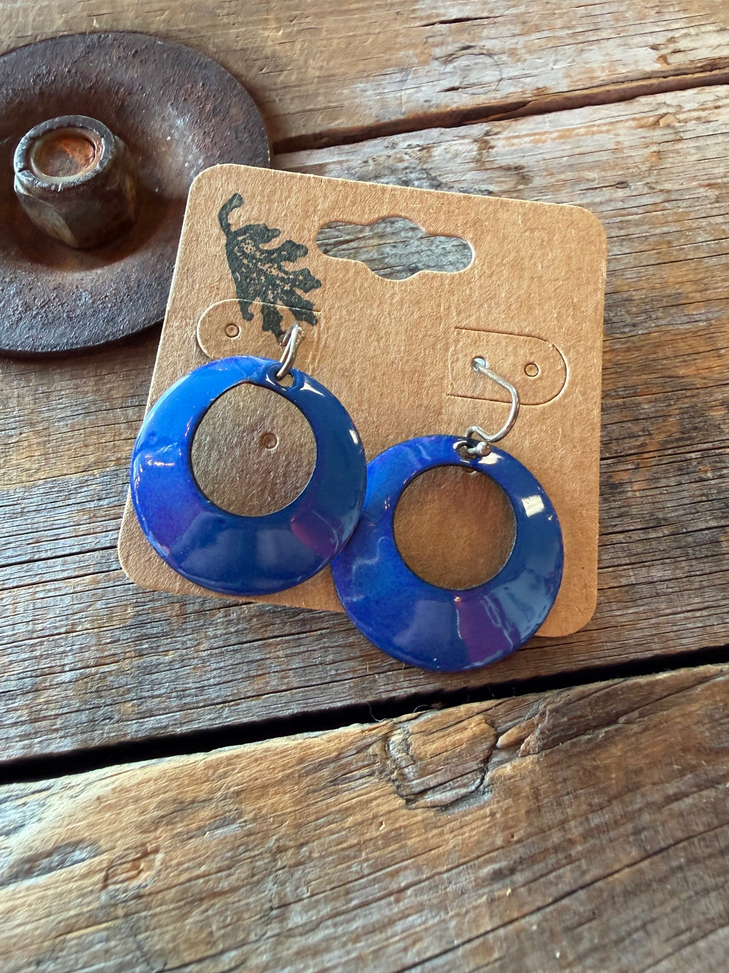 Boucles d’oreilles en émail sur cuivre par Nathalie Ampleman